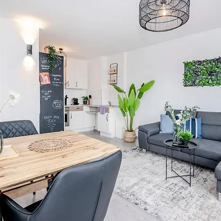 Forest Premium Balcony - Muelheim, Wi-fi, Netflix Apartment *