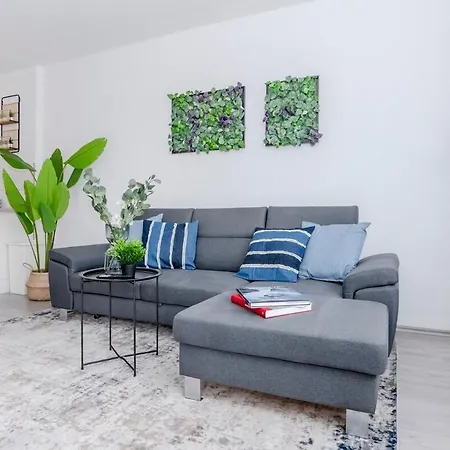 Forest Premium Balcony - Muelheim, Wi-fi, Netflix Apartment *